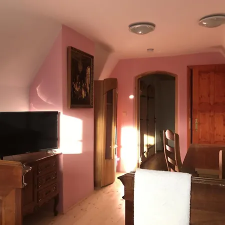 Hepnarova Bouda بيت ضيافة 3*